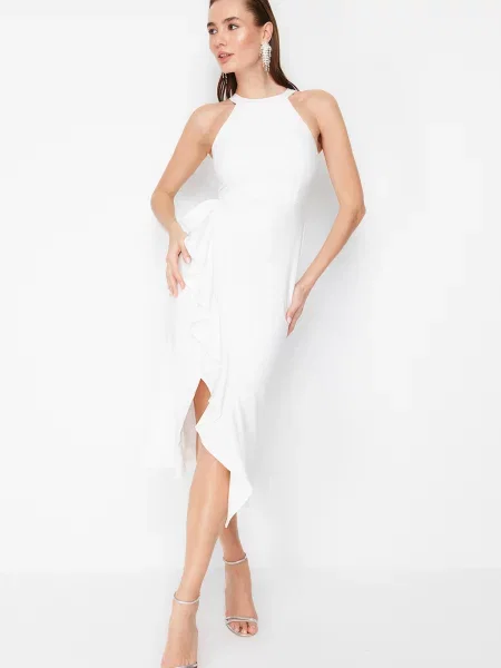 Sukienka wieczorowa Trendyol elegancka biała