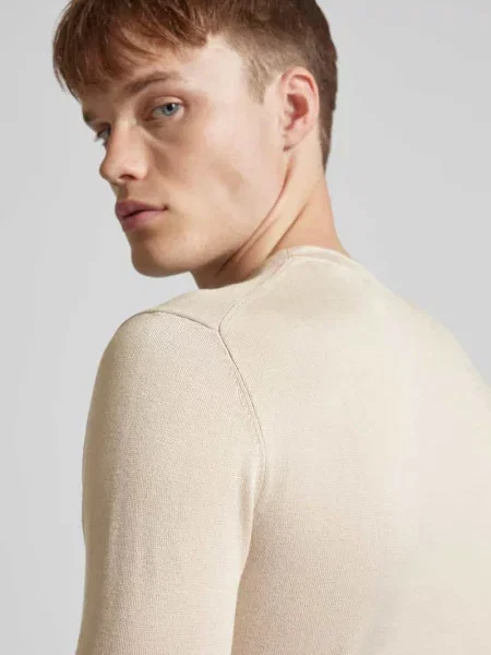Sweter z dzianiny o kroju regular fit z mieszanki model ‘WYLER’ Only & Sons beżowy