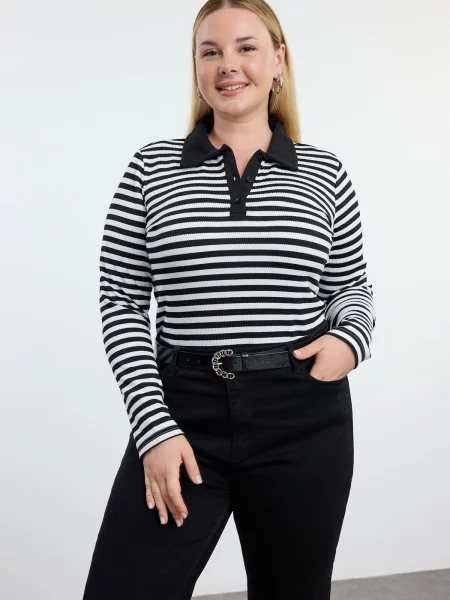 Pletena bluza Trendyol s črtami bela