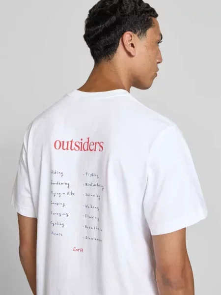 Damski t-shirt o kroju regular fit z nadrukiem z napisem Forét biała