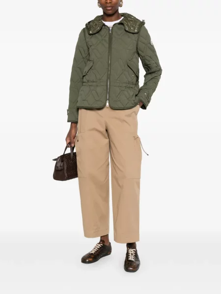 Jachetă matlasată Moncler cu glugă verde