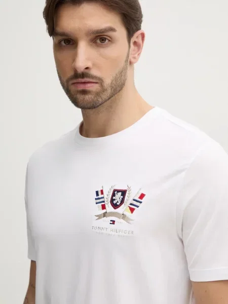 Тениска Tommy Hilfiger с апликация бяло