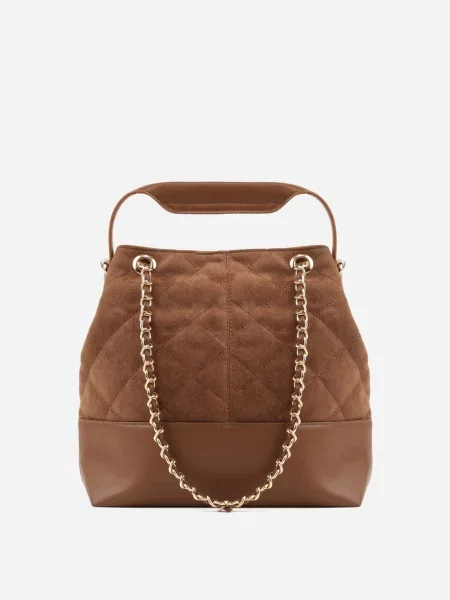 Jasnobrązowa Torebka Bucket Bag z Przeszyciami w Romby z Rączką i Uchwytami z Łańcuszkiem Denidora brązowy