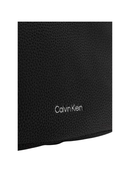 Kabelka Calvin Klein na ramínka černá