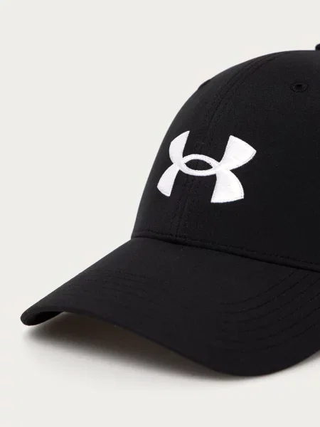 Čepice Under Armour s aplikací černá