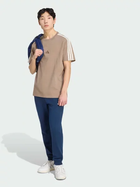 Футболка adidas коричневий