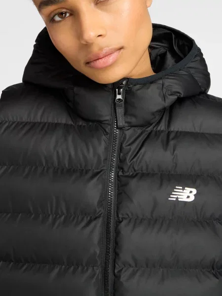 Жилет New Balance чорний