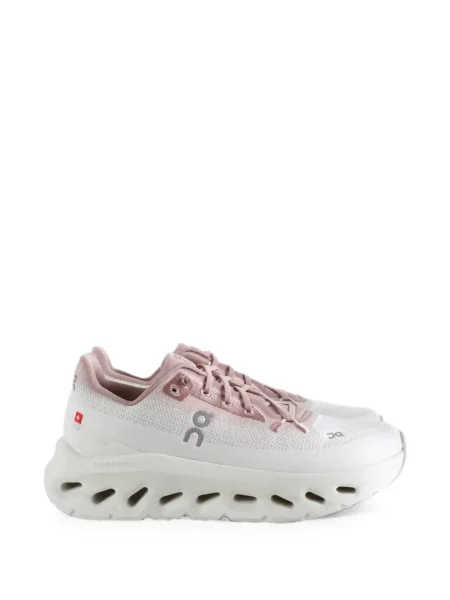 Sneakerși On alb