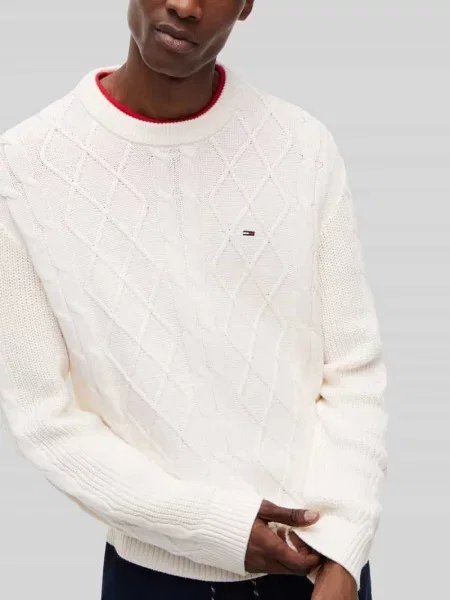 Sweter w kroju regular fit z czystej bawełny z wyhaftowanym logo Tommy Jeans biały