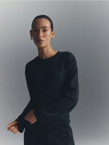 Reserved Bluză lungă oversize din negru