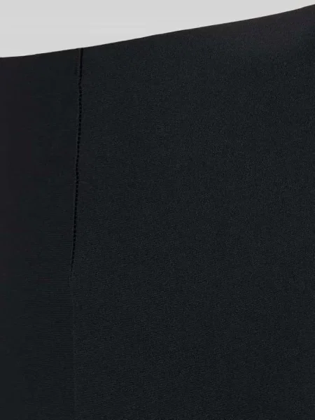 Szorty o kroju slim fit w stylu biker z ozdobnymi wykończeniami Skiny czarne