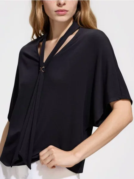 Reserved Tricou cu adaos de modal negru