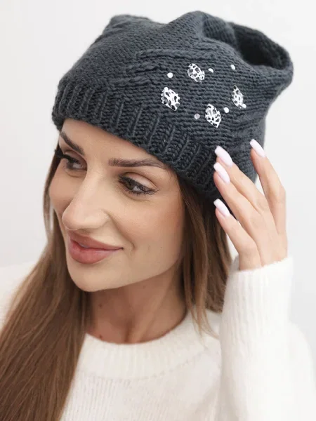 Căciulă Kesi cu aplicații negru