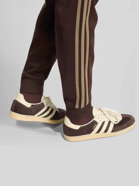 Spodnie dresowe o kroju slim fit z wyhaftowanym logo Adidas Originals
