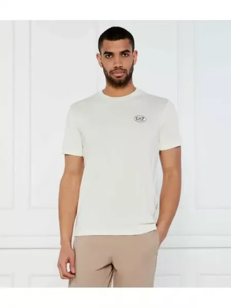 Tricou