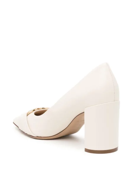Körömcipő Ferragamo