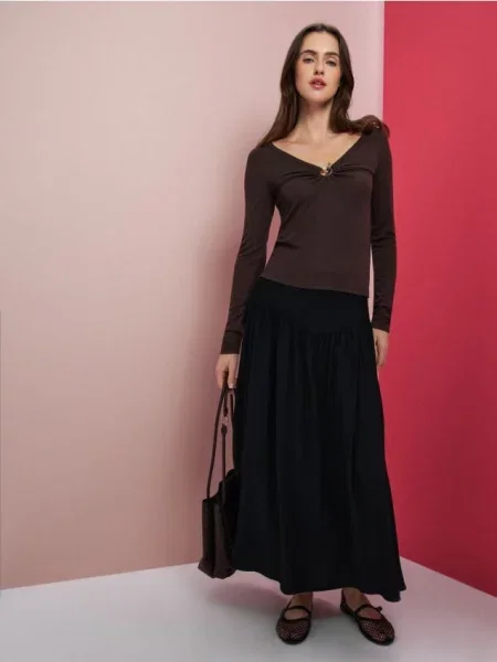 Розкльошена міді спідниця з чорний