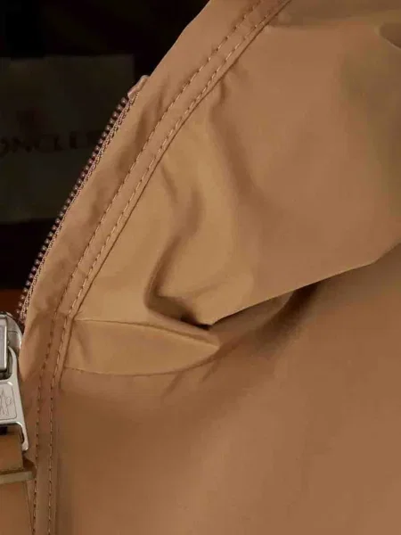 Striukė Moncler su gobtuvu