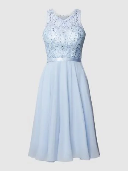 Sukienka koktajlowa z obszyciem z kamieni stras Luxuar