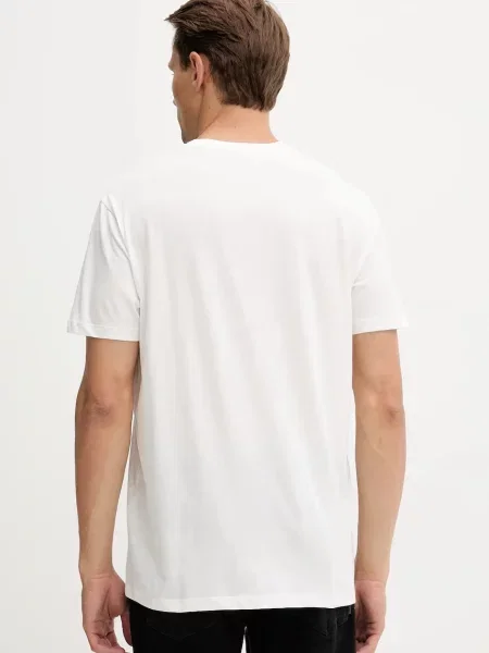 Tričko Armani Exchange s potiskem bílá
