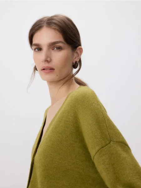 Reserved Кардиган на ґудзиках світло-оливковий 