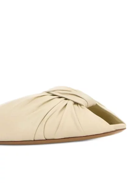 Sandale Chloé din piele
