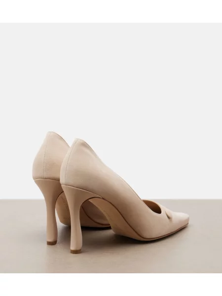 Pantofi cu toc Manolo Blahnik din piele de căprioară bej