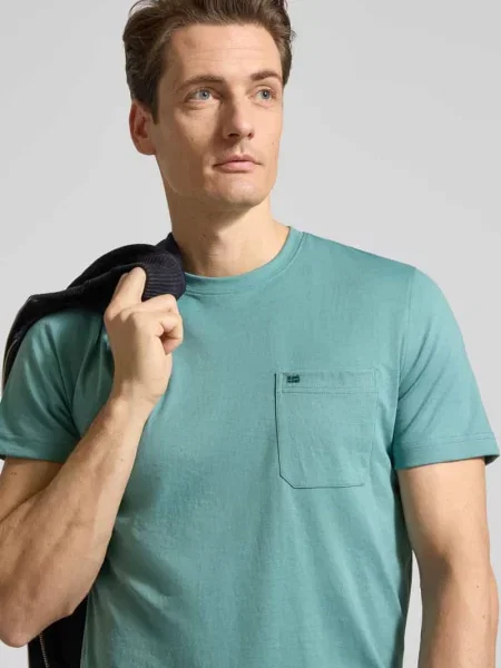 T-shirt z okrągłym dekoltem i kieszenią na piersi Christian Berg Men zielona
