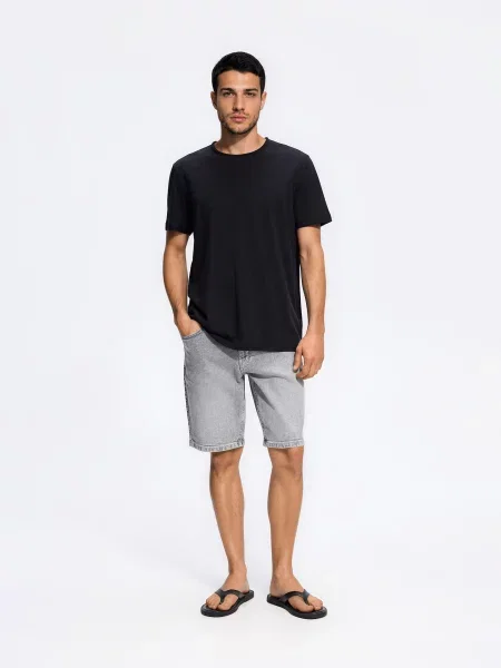 Reserved Гладка футболка regular fit чорний