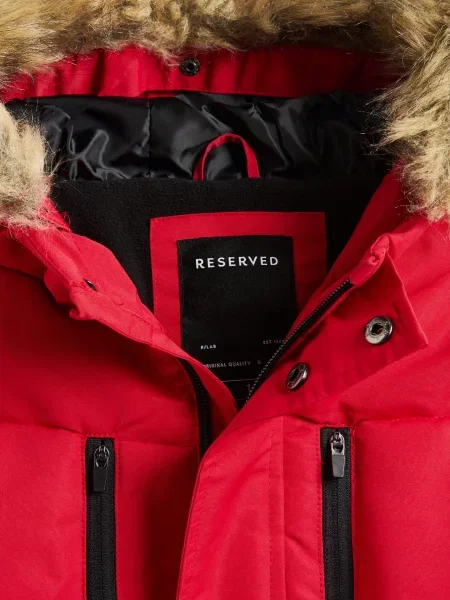 Куртка Reserved с капюшоном красная