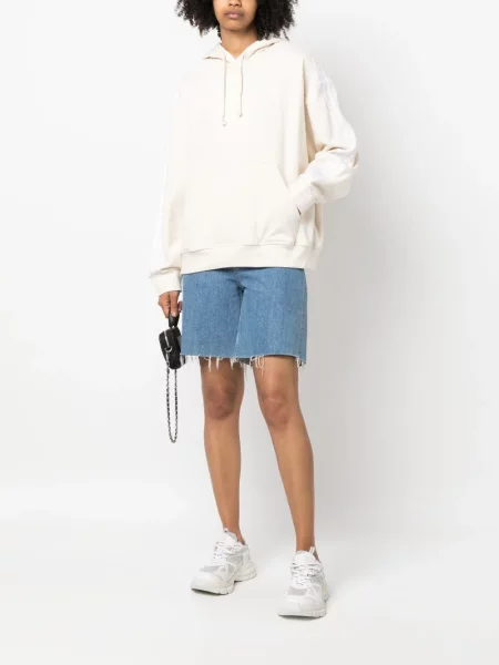 Koszulka Adidas zamszowa z niską talią z nadrukiem biała