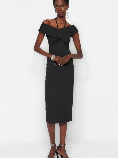 Dzianinowa sukienka wieczorowa Trendyol czarna