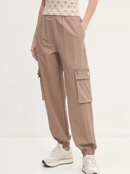 Спортен панталон Guess CHRIS с изчистен дизайн кафяво