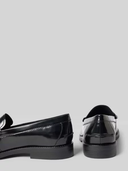 Loafersy z naturalnej skóry z skóry bydlęcej Tamaris czarne