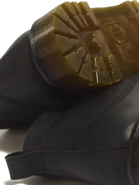 Dr. Martens bakancs bőr Lowell Chukka fekete
