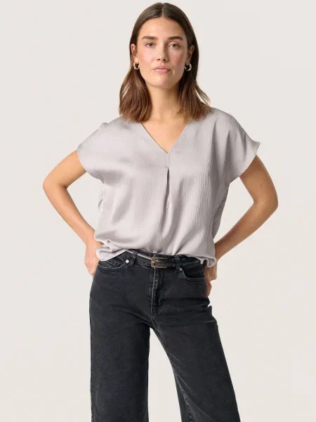 SOAKED IN LUXURY Bluza Loana trst