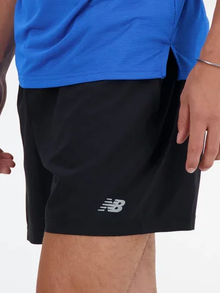 Спортивные шорты New Balance черные