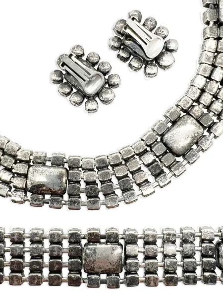 Обеци Jennifer Gibson Jewellery с кристали синьо