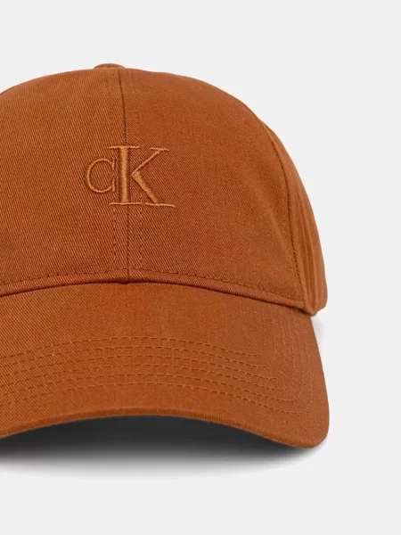 Calvin Klein kapa s šiltom rjava