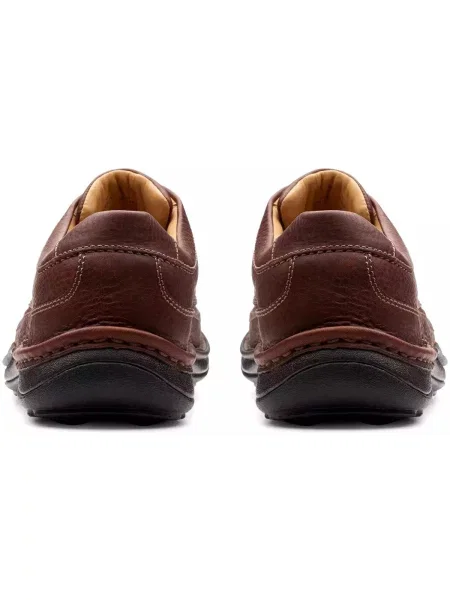 Pantofi Clarks maro