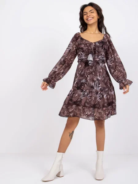 Rochie Fashionhunters cu volane de costum maro