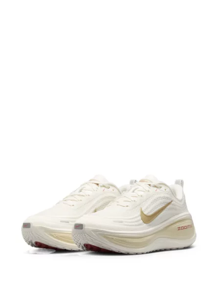 Cu centură sneakerși Nike Vomero gri