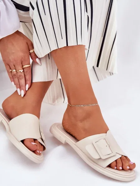 Usnjene copati S. Barski z zaponko bež