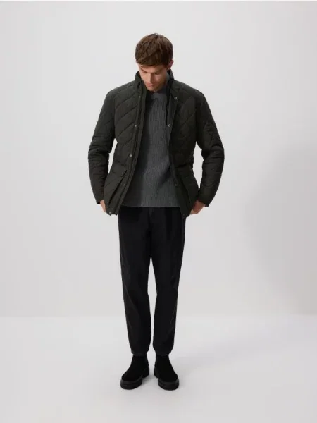 Стеганая куртка Reserved с высоким воротником зеленая