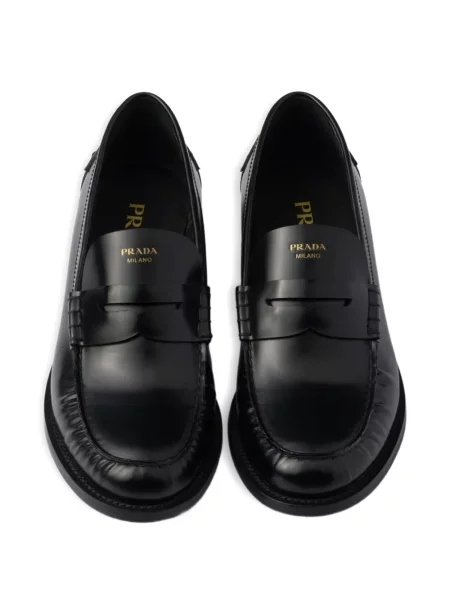 Pantofi loafer Prada din piele negru
