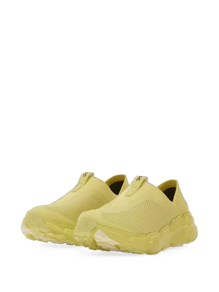 Sneakerși On galben