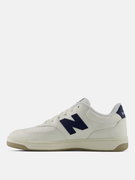 Кожаные кроссовки New Balance белые