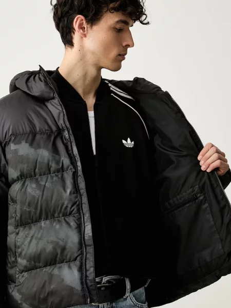 Adidas Originals стьобана куртка Camo Regen