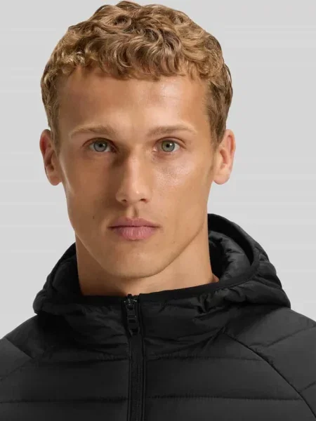 Kurtka pikowana o kroju regular fit z zapinanymi na błyskawiczny model ‘URBANEX’ Boss Green czarna