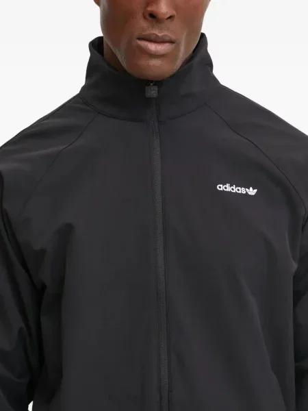 Pantaloni scurți Adidas tricotate cu dungi de costum negru